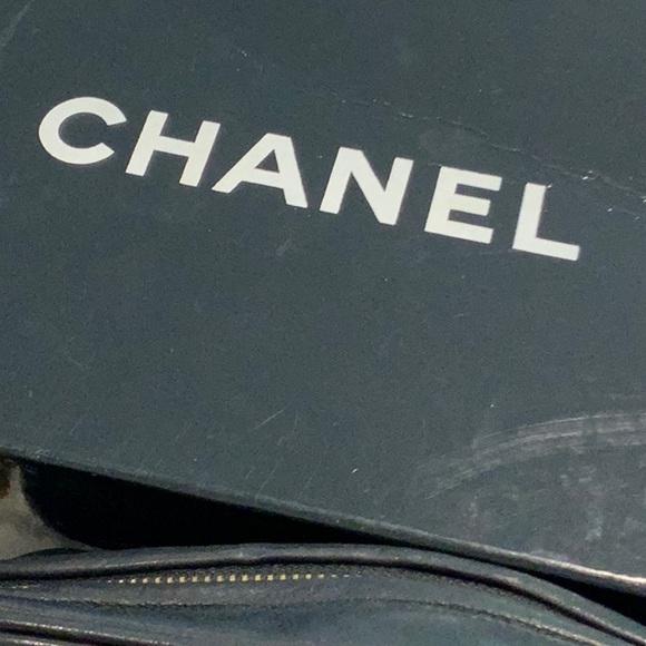 Chanel handbag authentic with original box - Picture 6 of 8